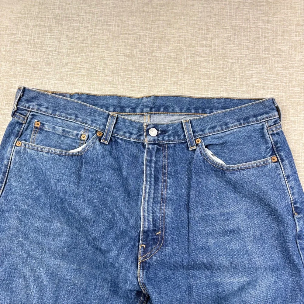 Levis 505 Mens 38x34 Light Distress Jeans Thigh Fade ** Vintage Style ** Denim